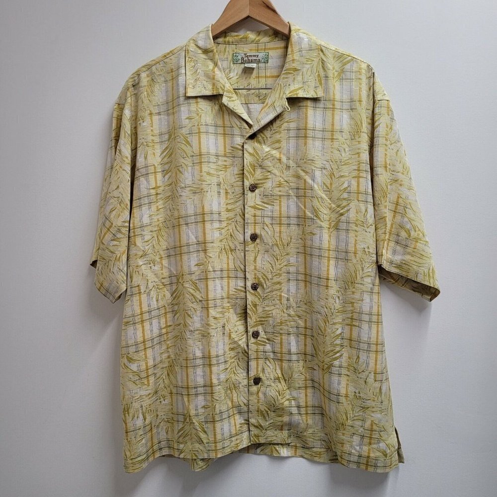 Tommy Bahama Men's Hawaiian Shirt Size Large 100% Silk Short Sleeve Button